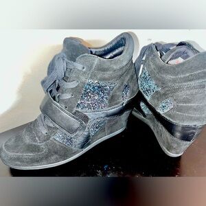 Ash booties